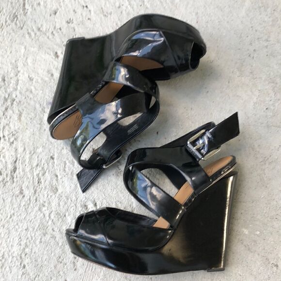 Mark and James platforms - Picture 1 of 11